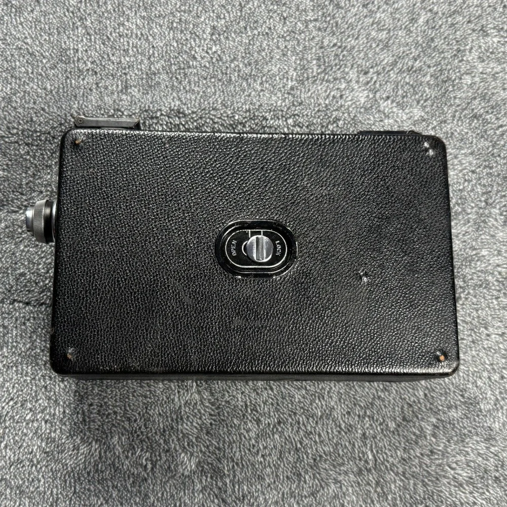 Vintage‎ Cine-Kodak Model BB 16mm Movie Camera Eastman Kodak Black Leatherette